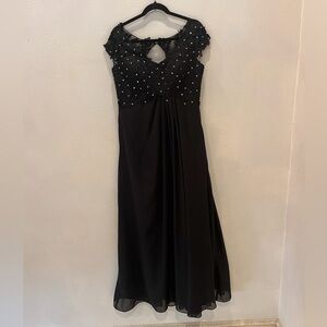 Black evening gown size M-L NWOT